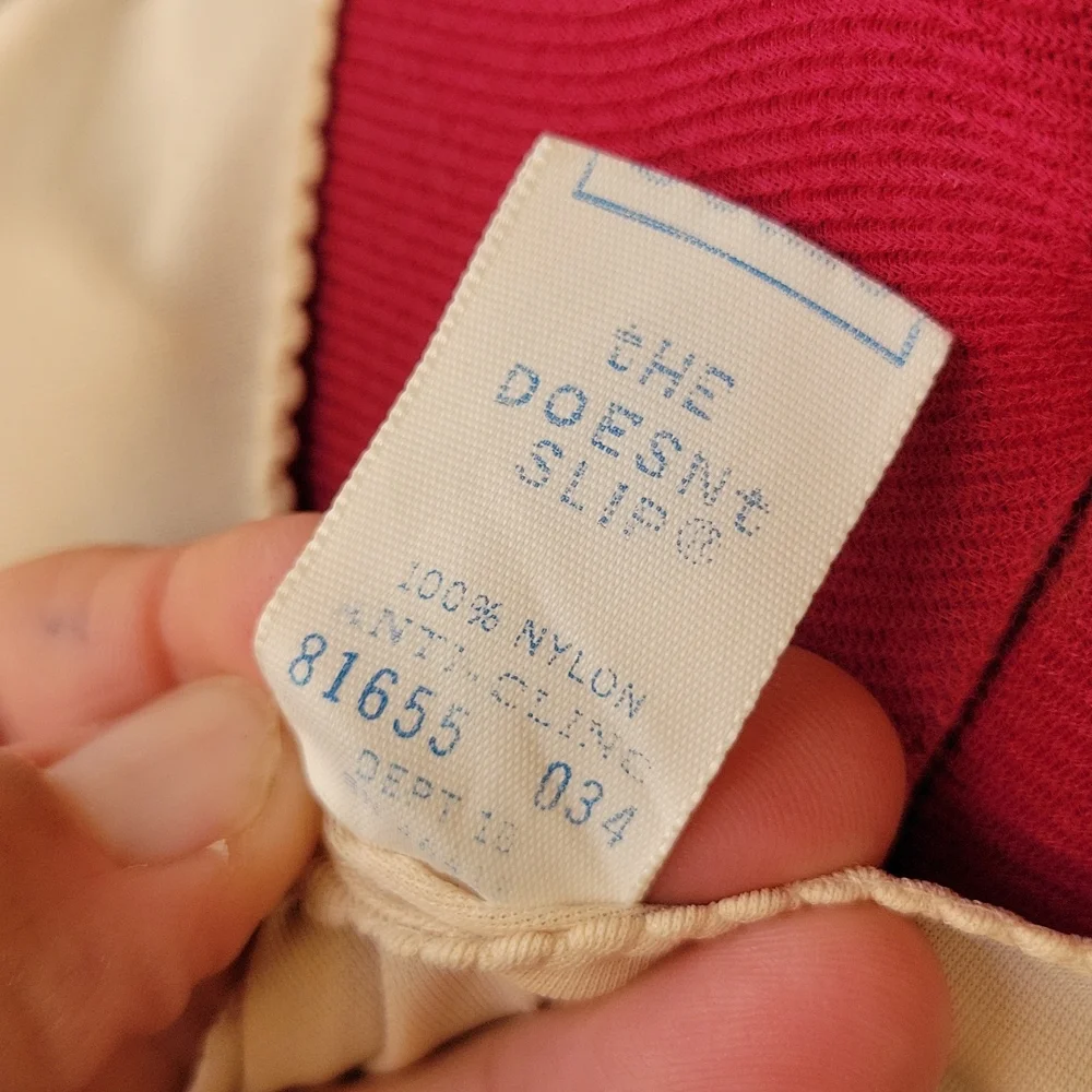 Vintage SEARS The Doesn't Slip Sexy Lingerie sz 34 with Pointy Boobs - Picture 10 of 12